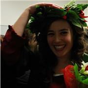 Laureata magistrale in Archeologia impartisce lezioni di italiano (grammatica e letteratura), latino, greco antico, storia, geografia e storia dell'arte